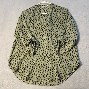 Lush Women’s Green & Black Leopard Print Blouse, V-neck, roll tab sleeve, size S